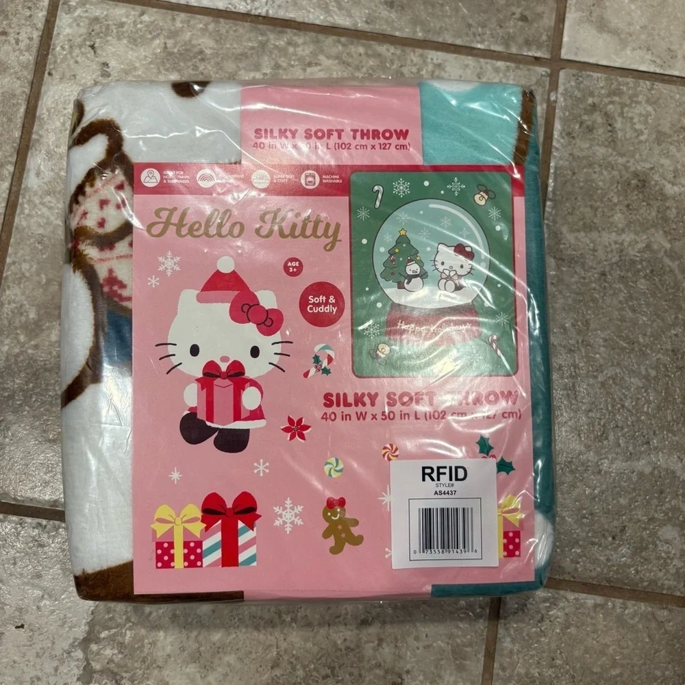 Hello Kitty Silky Soft Throw Blanket NEW Snow Globe Christmas Pink